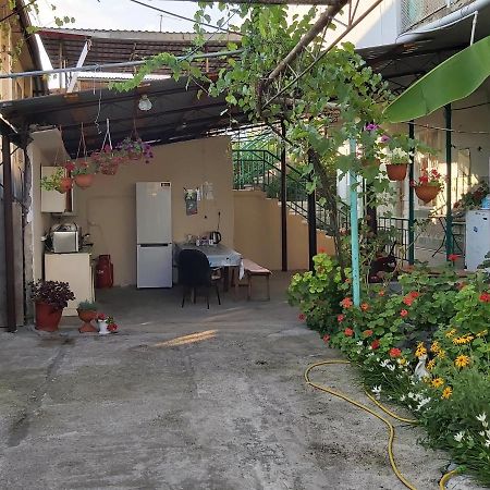 Na Shapsug Guest House Gagra Luaran gambar