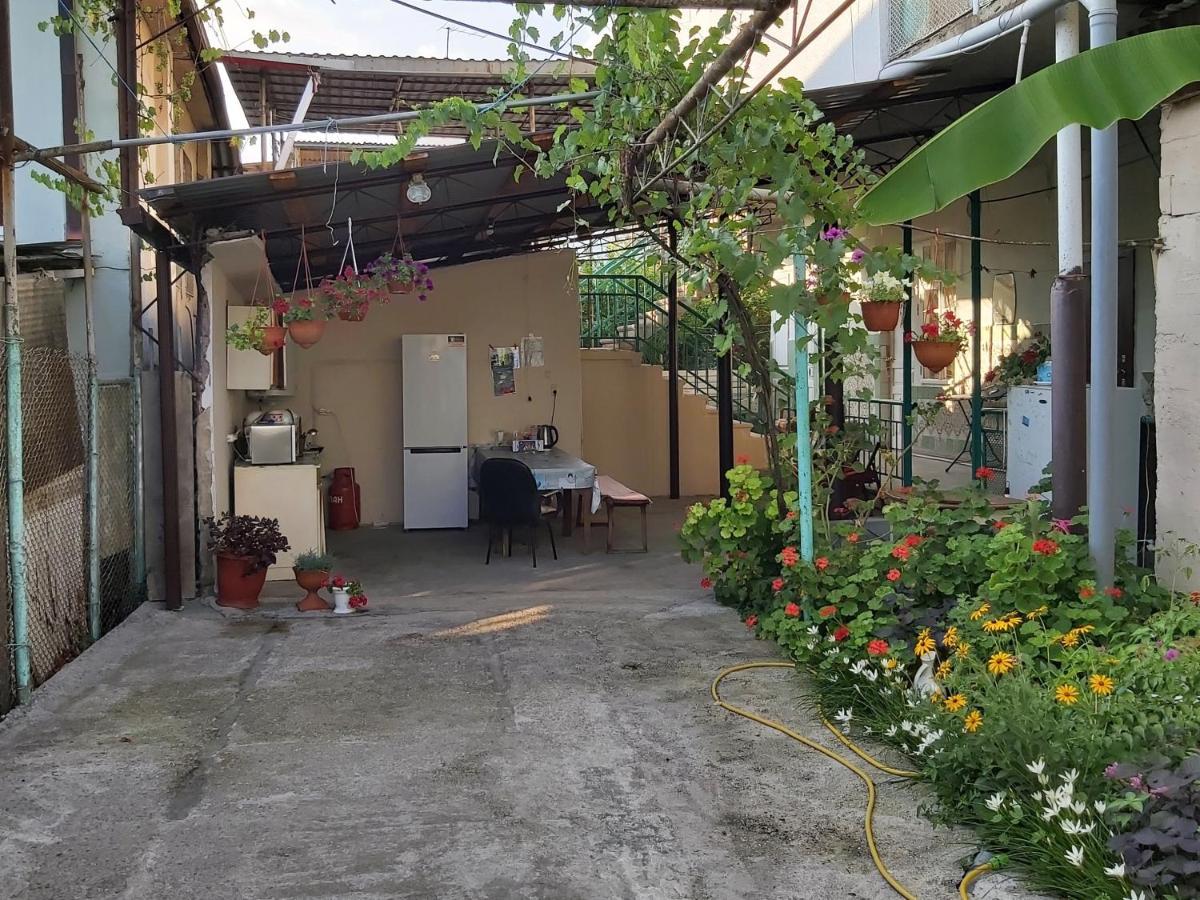 Na Shapsug Guest House Gagra Luaran gambar